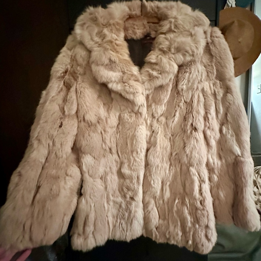 Luxurious Women's Vintage Real Fur Coat in Caramel